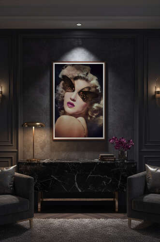 DIFFERENT FOR GIRLS N°7